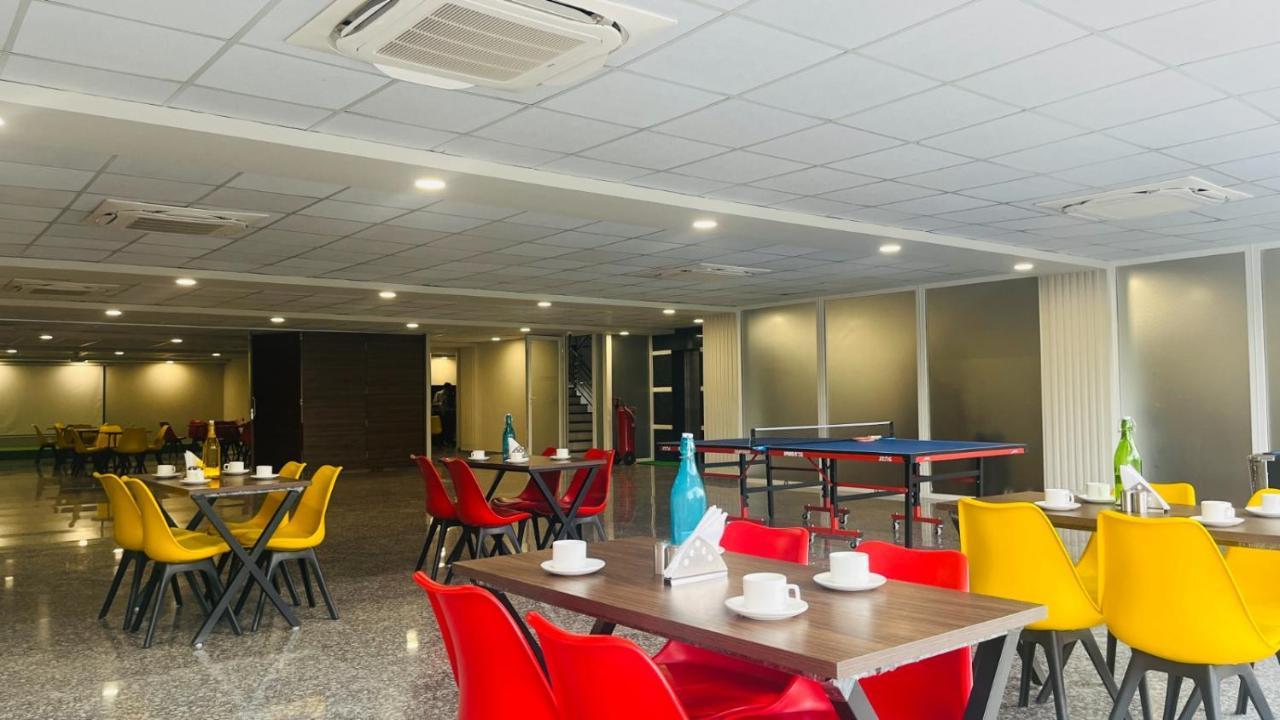 Zen Suites Gurgaon - Luxe Stays Collection Экстерьер фото